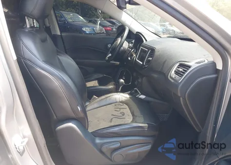 2019 Jeep Compass Latitude 4X4 from USA, damaged, VIN 3C4NJDBB1KT682739